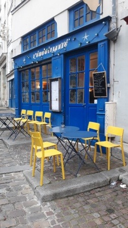 lEbouillanté sur des rues pavees du vieux paris